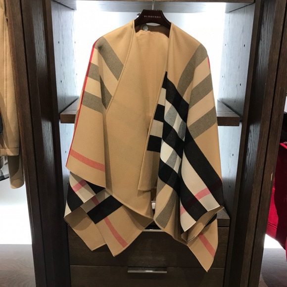 burberry wool panco - Picture 3 of 10
